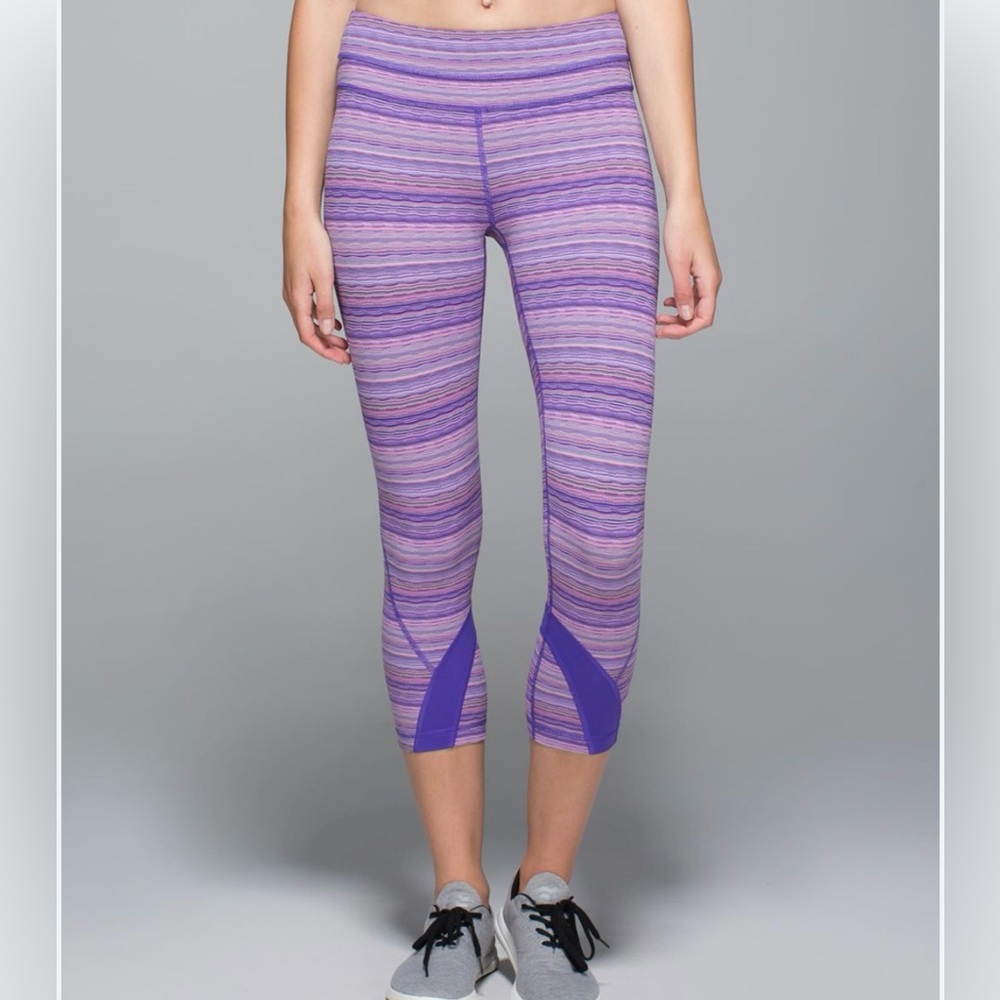 Lululemon Crop Leggings Space Dye Twist Iris Flower Pink Shell Size 6